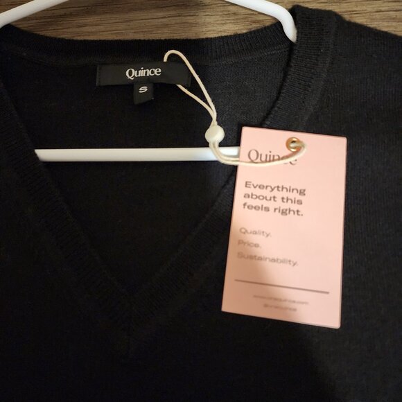 Quince Australian Merino Wool V-Neck Sweater NWT Black Small - Picture 5 of 6